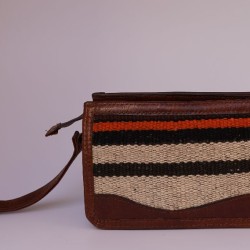 Sac marron en cuir artisanal Sac marron en cuir artisanal