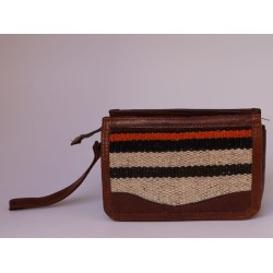 Sac marron en cuir artisanal Sac marron en cuir artisanal